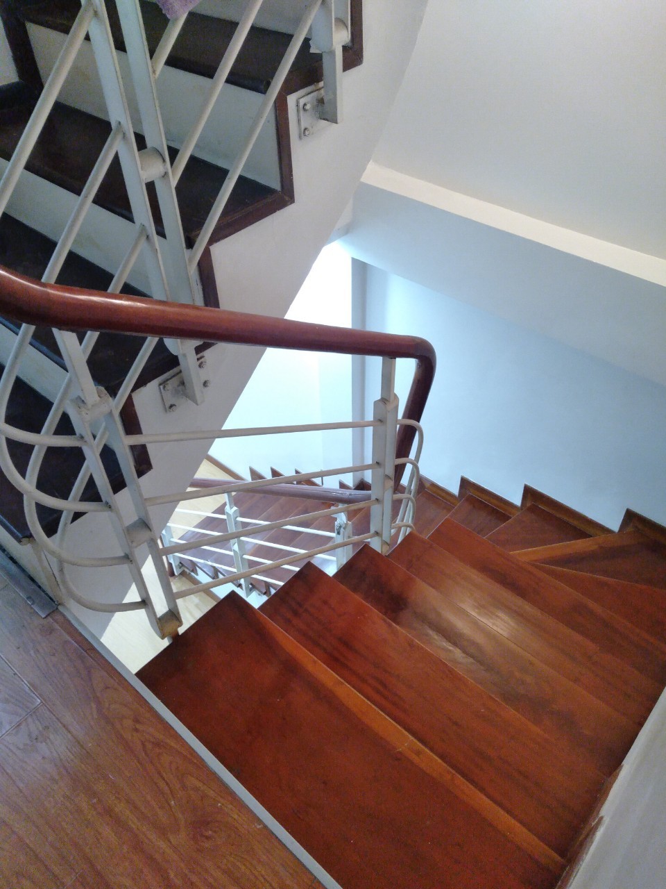 CHO THUÊ NGUYÊN CĂN MẶT PHỐ VỌNG, HAI BÀ TRƯNG, KINH DOANH CỰC TỐT.