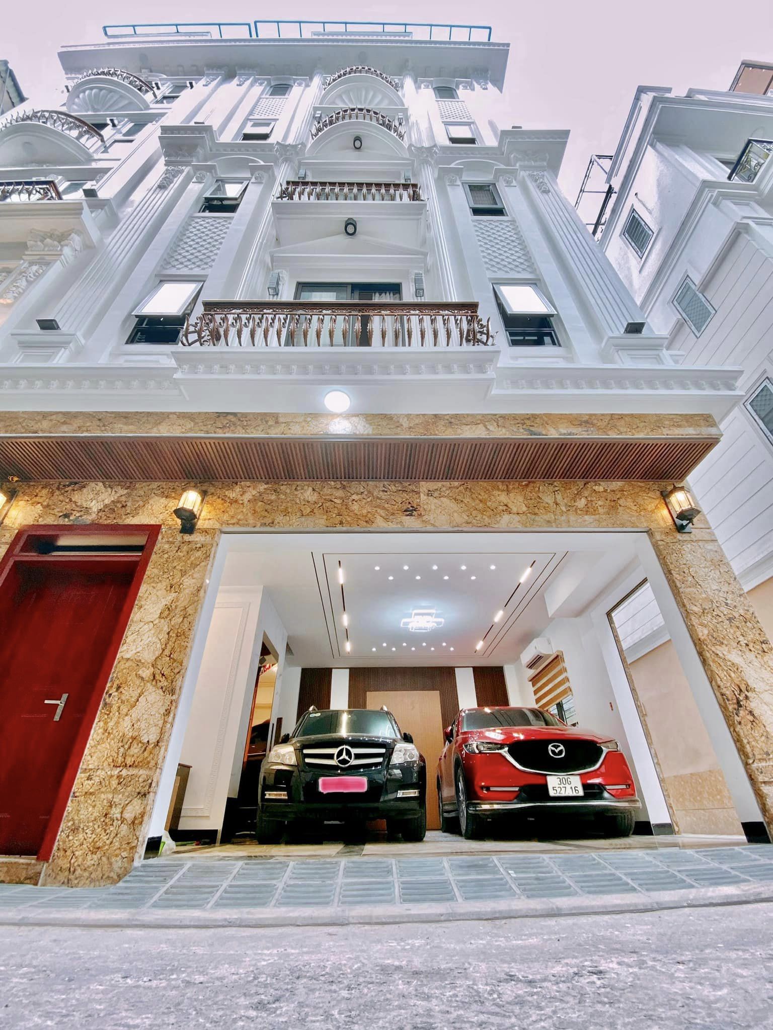 Bán nhà phố Nguyễn Văn Cừ, Ô tô, 65 m2, 6T, TM, chỉ nhĩnh 13 tỷ..