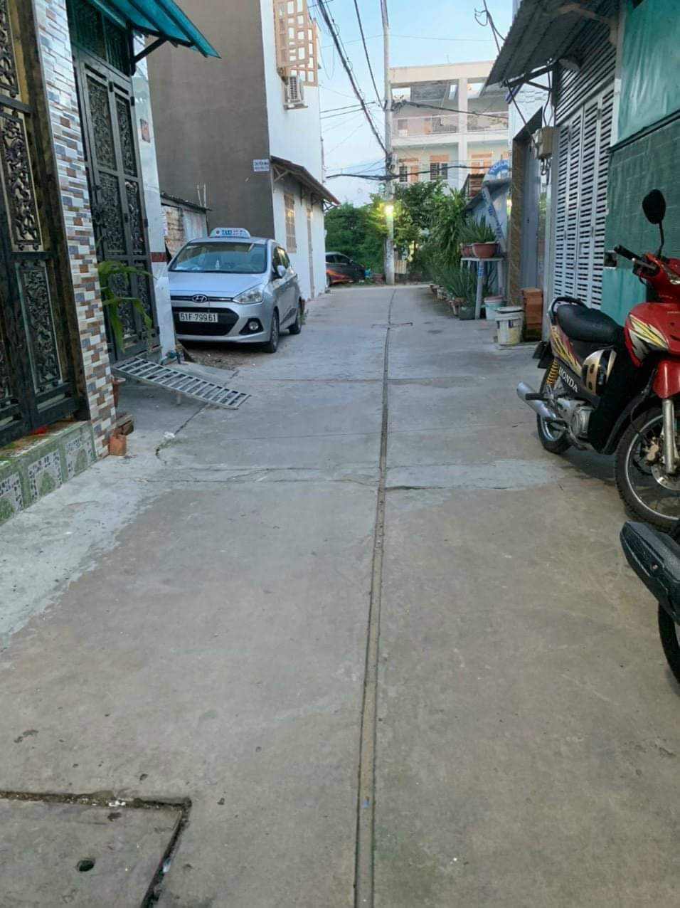 NHÀ MỚI KENG - GẦN KHU TÊN LỬA - GIÁP QUẬN 6 - ĐƯỜNG 6M - NHỈNH 4 TỶ.