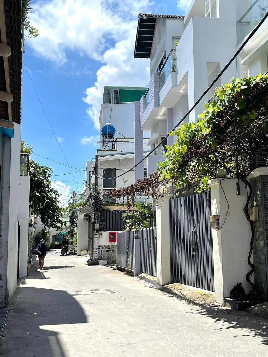 Bán Nhà Lê Văn Thọ Gò Vấp 40m2 Hẻm Xe hơi giá 3 Tỷ 4 Ở Ngay.