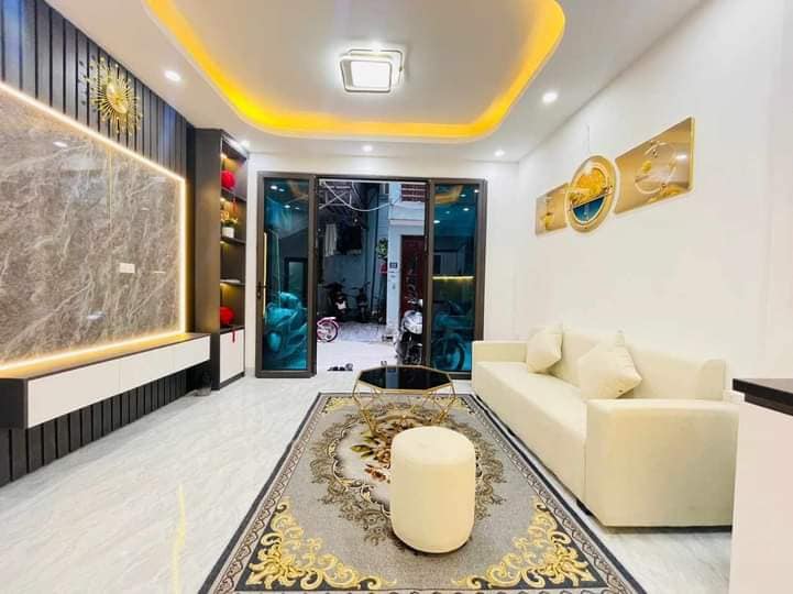 GIA ĐÌNH BÁN NHÀ 5 TẦNG PHỐ YÊN HÒA QUẬN CẦU GIẤY GIÁ:3.35 TỶ 3 P NGỦ MT: 4M + FULL NỘI THẤT SANG SỊN NHÀ GẦN PHỐ GẦN.