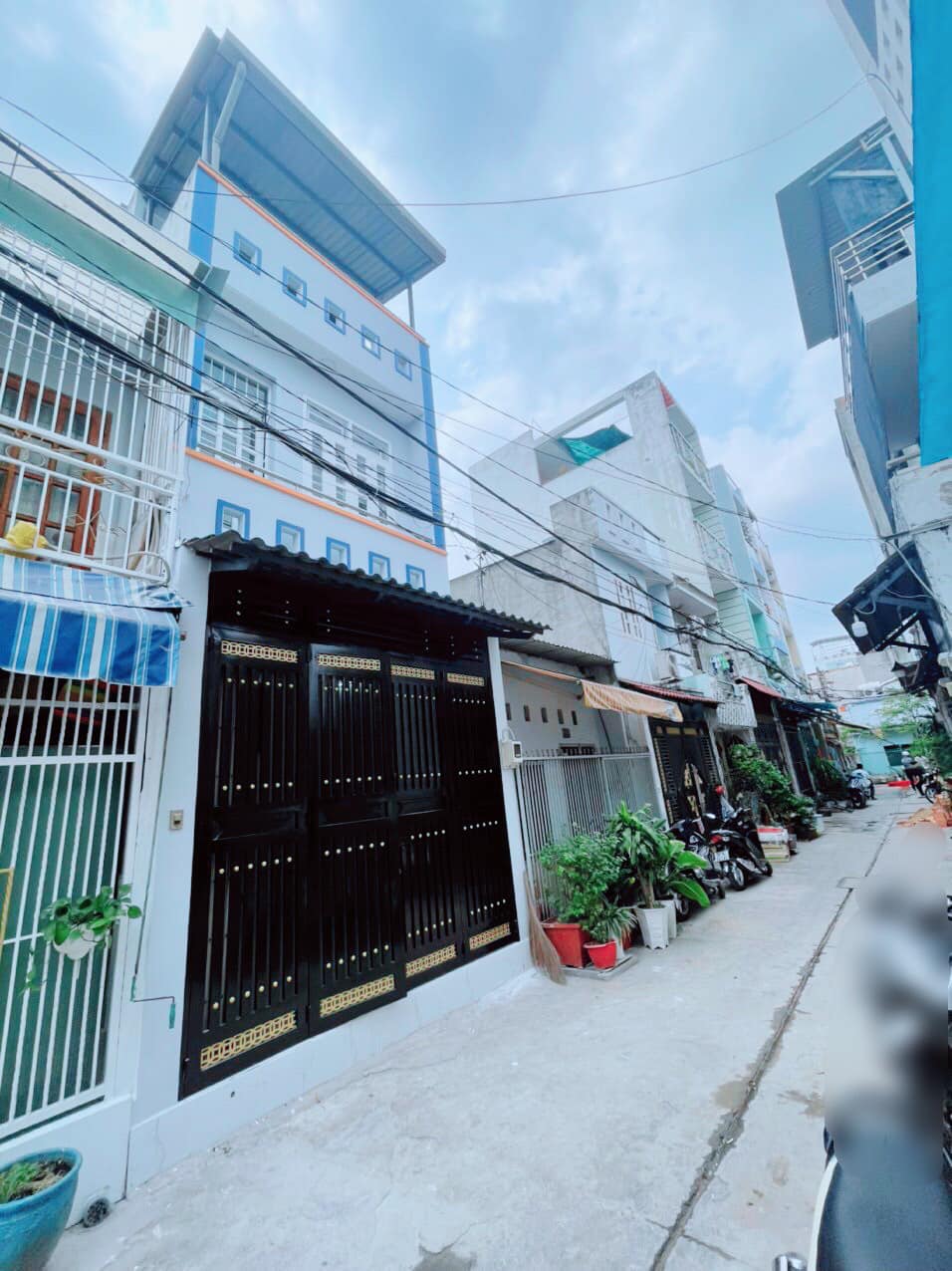 HƠN 2 TỶ NGAY MÃ LÒ BÌNH TÂN, HẺM XE HƠI, 3 TẦNG, 30M2, 3 PHÒNG NGỦ.