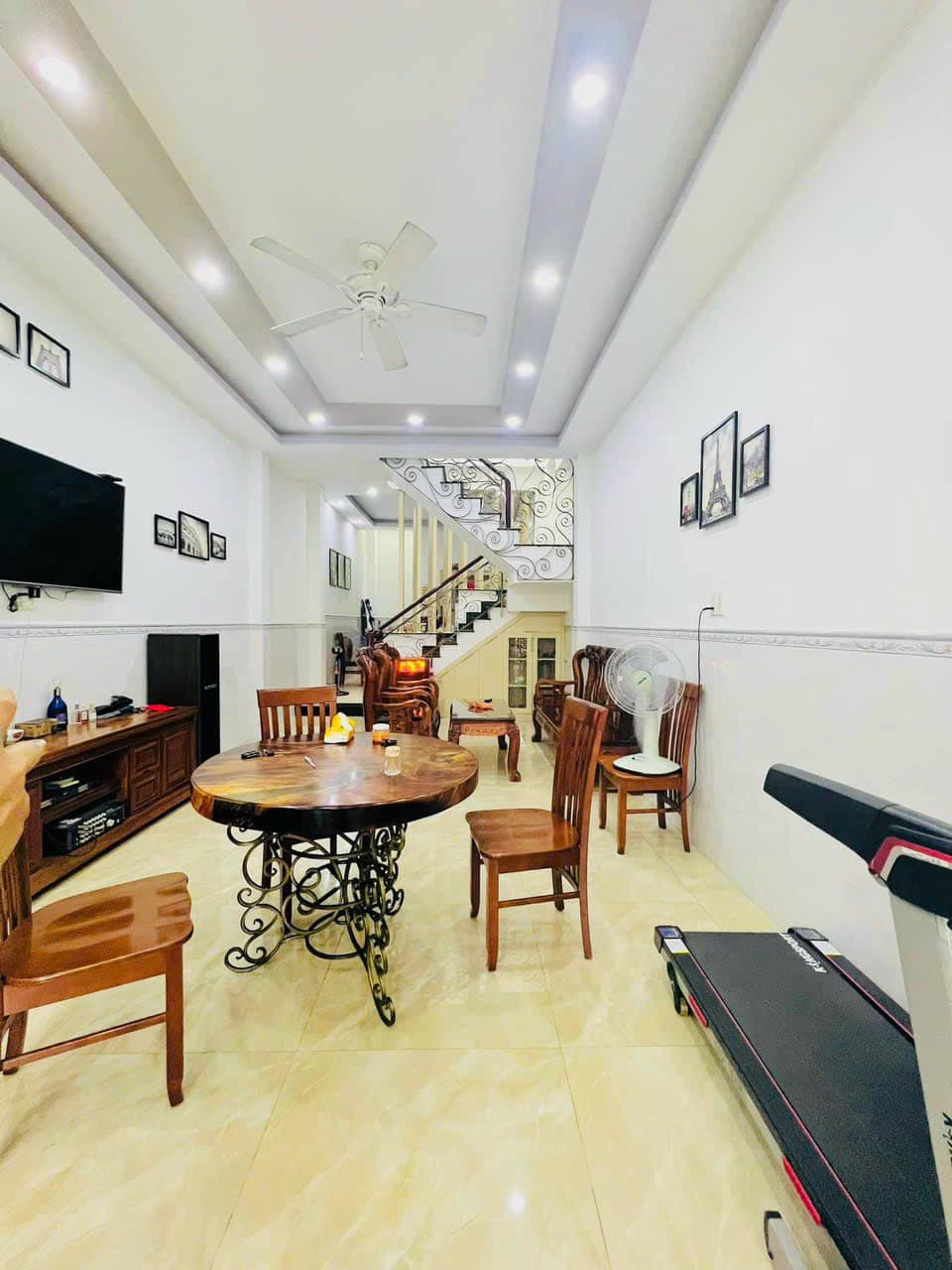 BÁN NHÀ NỘI THẤT CAO CẤP TRẦN XUÂN SOẠN, QUẬN 7, 94M2, 3 TẦNG, GIÁ CHỈ 6 TỶ 6.