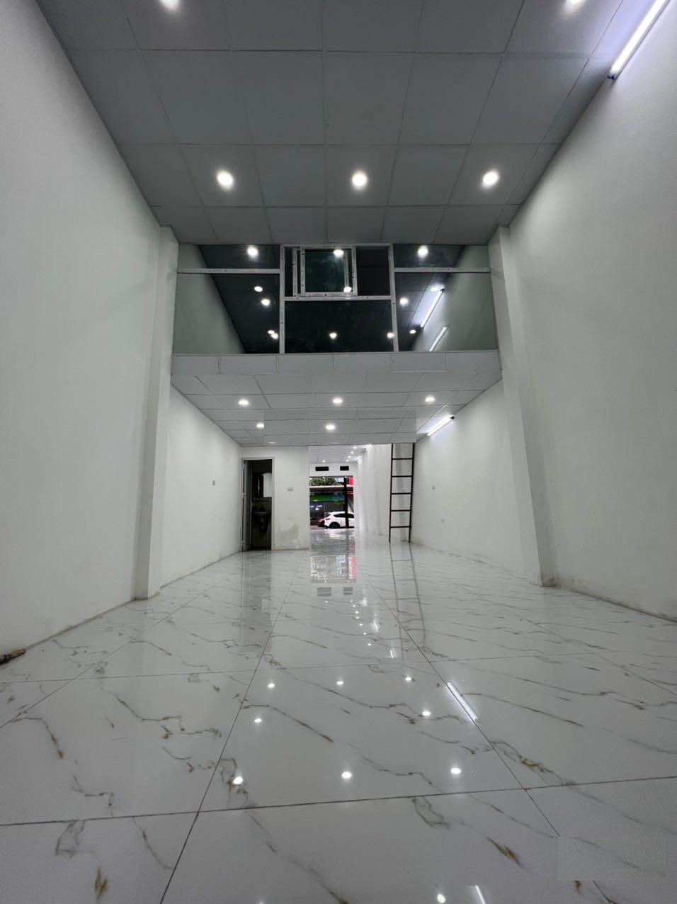 Bán gấp nhà mặt phố Quang Trung, 80m², MT4m, kinh doanh sầm uất, 18.5 tỷ.