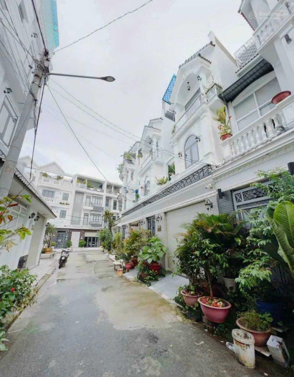 Bán nhà đẹp 4 tầng 6.4x14m, giá chỉ 6.5 tỷ, đường Huỳnh Tấn Phát.