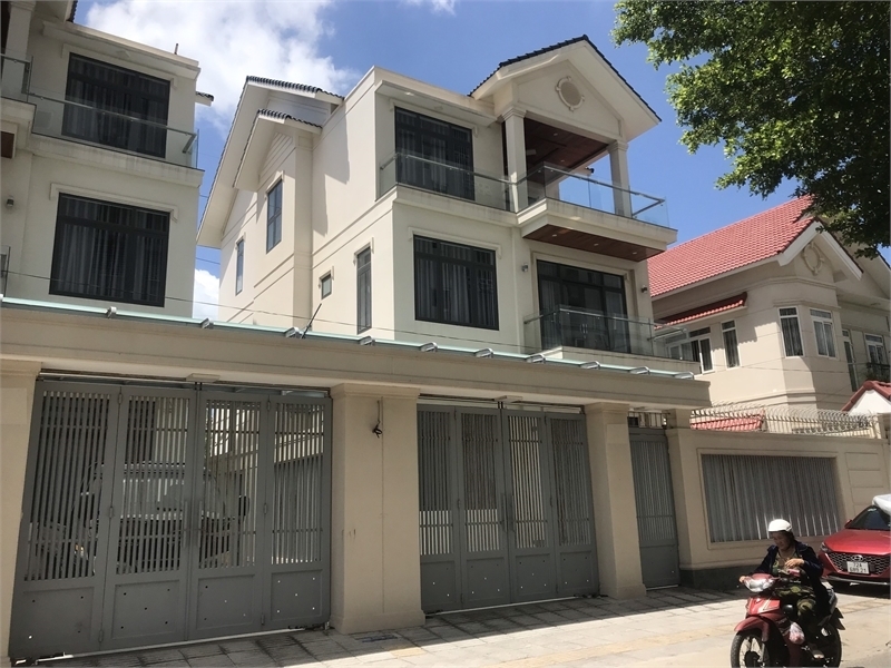 Cho thuê nhà đẹp 1 trệt 2 lầu cạnh Chợ Rạch Dừa đường 30/4, TPVT.