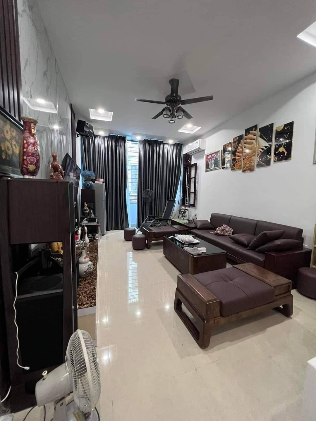 Bán nhà Ngô Quyền, 42m x 4 tầng hiện đại, gần phố 50m, pháp lý chuẩn, giá 4.0 tỷ.