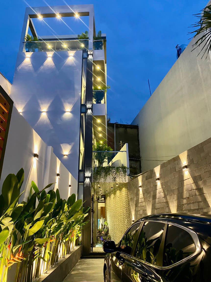 Bán nhà Nguyễn Văn Lượng PHƯỜNG 17 Quận Gò Vấp, 4 tầng, Đường 4m, giá chỉ 7.9 tỷ.