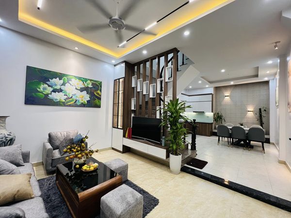 NHÀ ĐẸP QUẬN TÂY HỒ - PHỐ VÕNG THỊ CHỈ 50M RA HỒ TÂY - ÔTÔ ĐẬU ĐỖ NGÀY ĐÊM - DT: 51M2 5 TẦNG - MT 4M - 4 PHÒNG NGỦ.