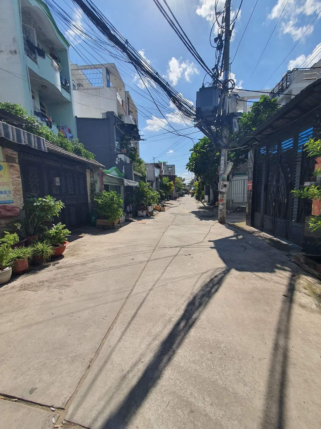 HẺM XE HƠI TRÁNH - MÃ LÒ - NGAY HƯƠNG LỘ 2 - BÌNH TÂN - 3 TẦNG - KINH DOANH - CHỈ 2,6 TỶ.
