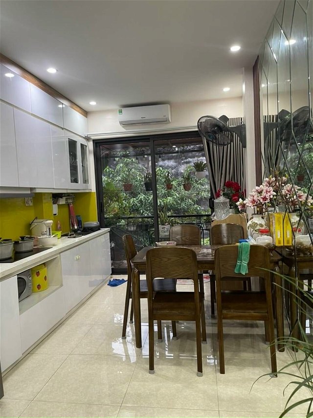 Bán nhà Phú Diễn, Bắc Từ Liêm DT 35m2 với 3 mặt thoáng giá chỉ nhỉnh 6 tỷ.