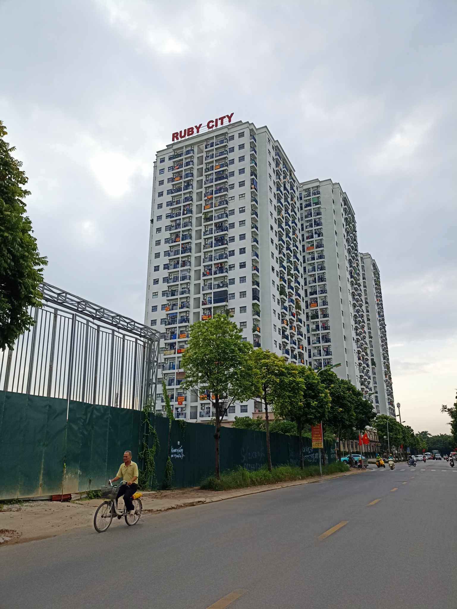 Bán 46m2 đất trong ngõ 321 Phúc Lợi, Ôtô tránh vỉa hè 20m, cạnh Chung cư Ruby3, Giá 2.28 tỷ.