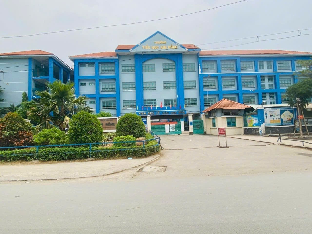 Nhà 1/ Đường số 4 - Bình Hưng Hoà B Bình Tân , NHỈNH 2 TỶ CÓ NHÀ HẺM XE HƠI VỪA Ở VỪA KINH DOANH 40M2. + Diện tích 5M x 8M.