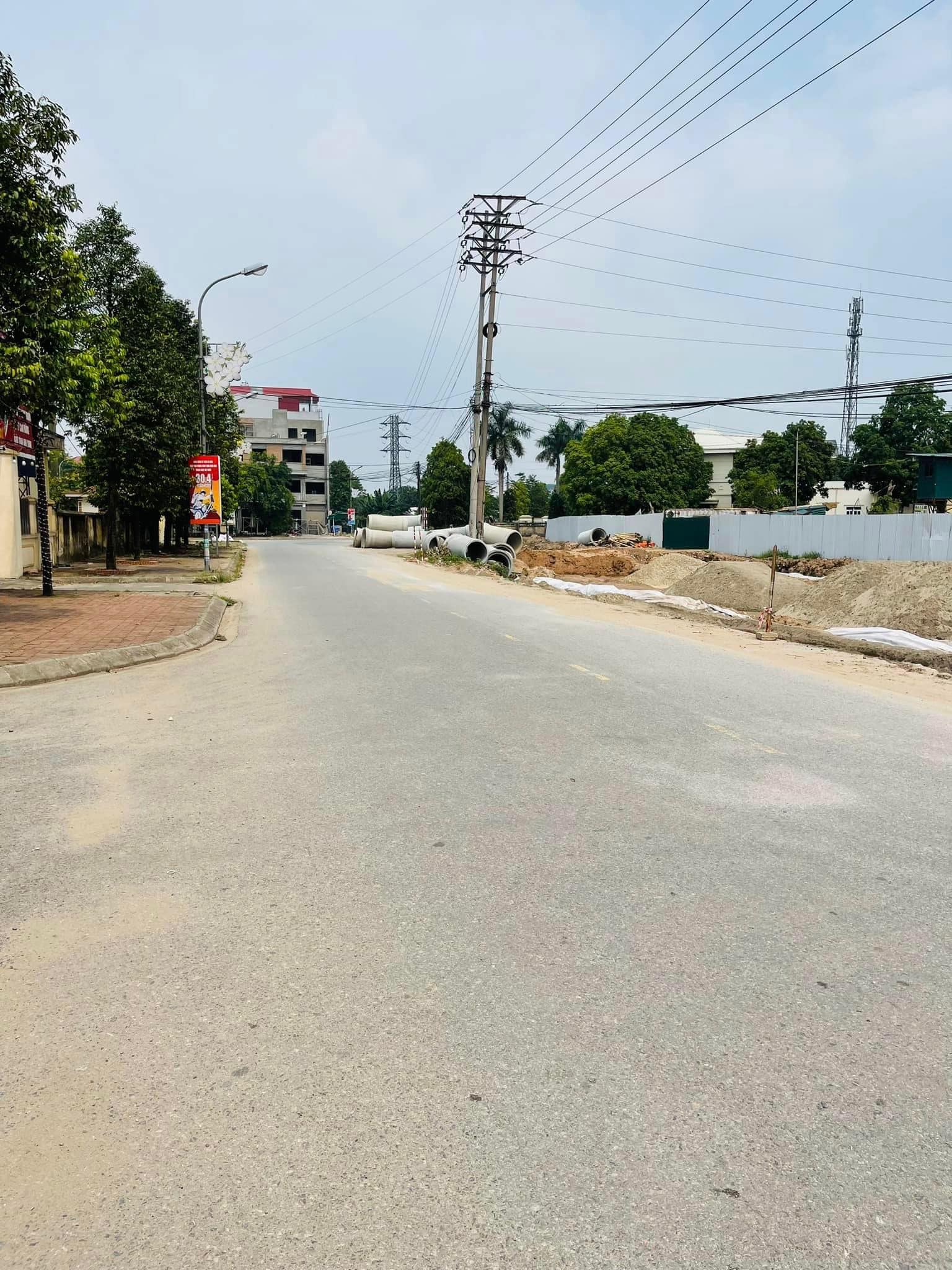 1 lô duy nhất tại trục đường đẹp, đông vui, tiềm năng và trung tâm nhât văn lâm.