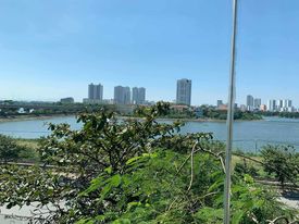 BÁN NHÀ MẶT PHỐ GIẢI PHÓNG, ĐỐI DIỆN HỒ GẦN BẾN XE, VỈA HÈ KD, NHÀ MỚI.