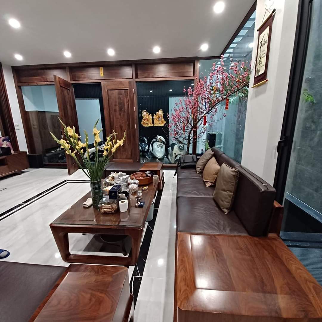 Bán nhà phố Thụy Khuê, Tây Hồ, 88m2, mt 5.6m, 19tỷ, Ô tô tránh, Vỉa hè, Kinh doanh sầm uất