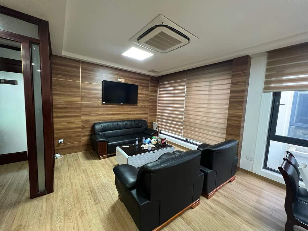 Bán nhà MẶT PHỐ Nguyễn Khang, Cầu Giấy, 95m2, mt 4.8m, giá 19tỷ, Kinh doanh, Ô tô tránh