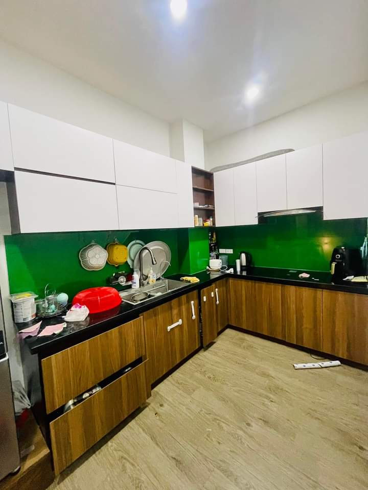 Cần bán nhà đẹp hiện đại, mặt tiền rộng tại Lê Lợi Hà Đông Diện tích: 50m² Thiết kế: 4 tầng Mặt tiền: 5.8m Giá: 7.1 tỷ