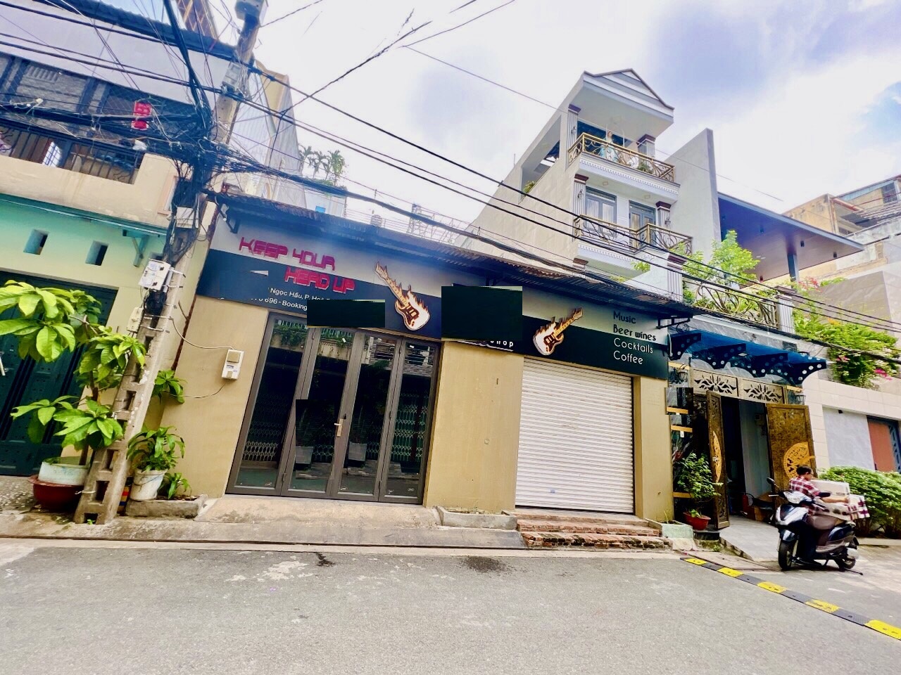 Bán nhà khu biệt thự đường Thoại Ngọc Hầu,DT:8.5x22m nhà cấp 4 giá 18 tỷ.