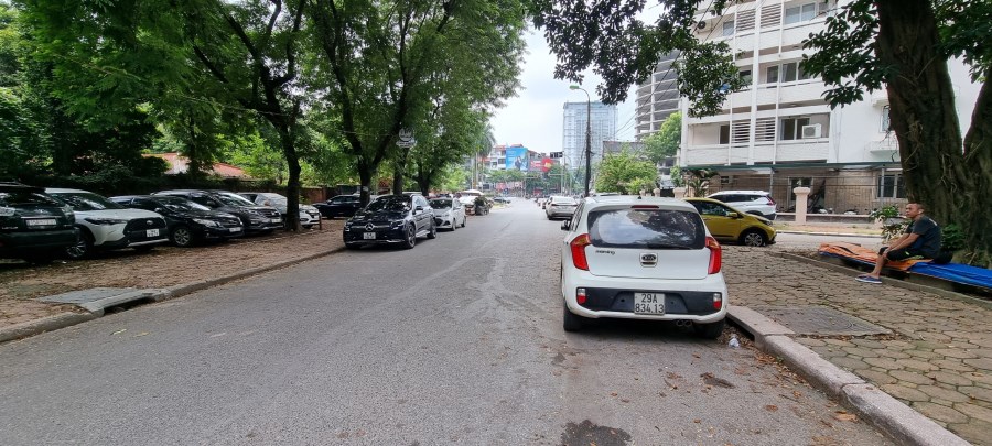 Bán Nhà Kim Mã 130M2 Lô Góc Mặt Tiền 12M – Ô TÔ Tránh Đỗ 29.8 Tỷ - nở hậu.