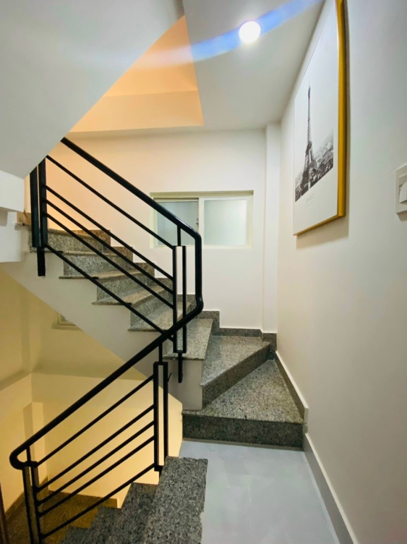 Nhà Mới Tô Hiến Thành -Sư Vạn Hạnh Quận 10 - 4 Tầng, sát Mặt tiền, Nhỉnh 5tỷ.