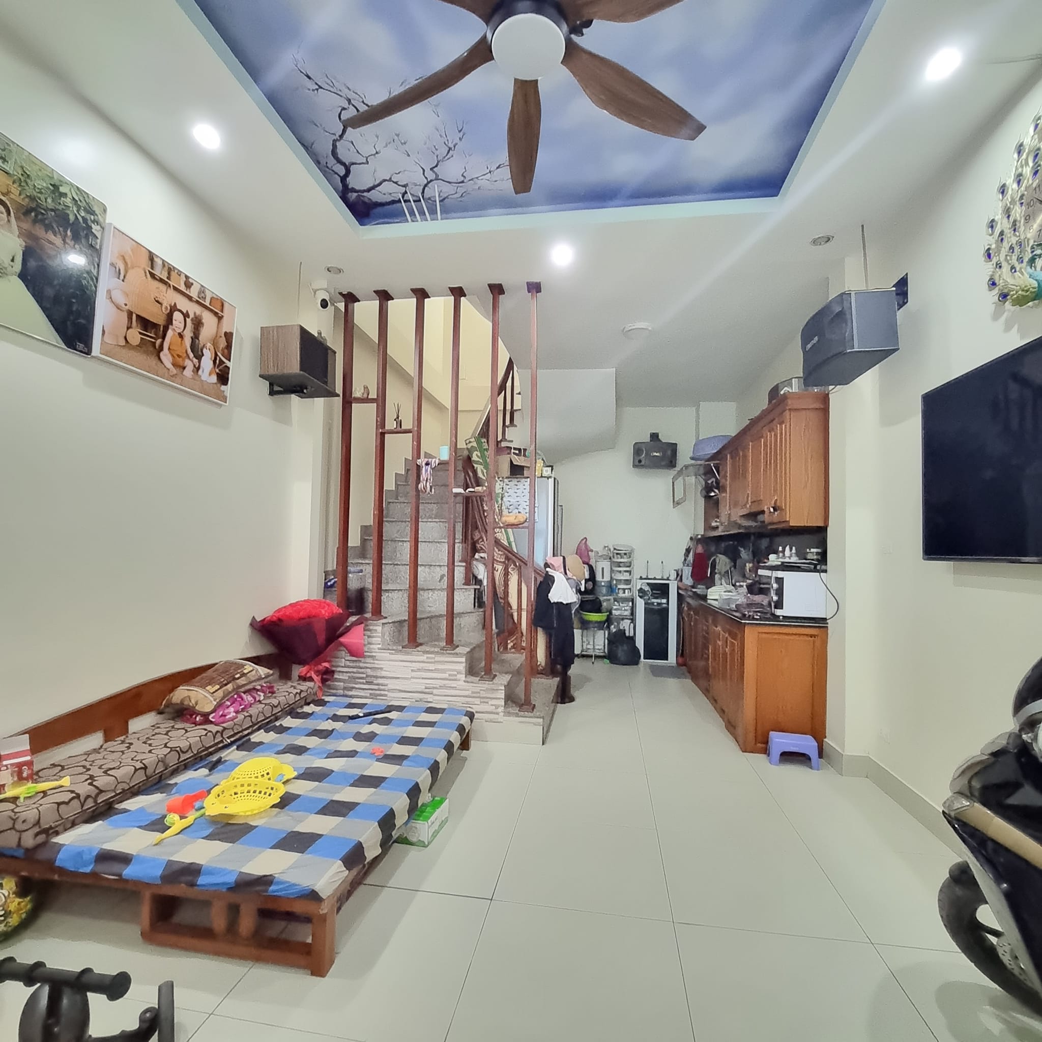 Bán nhà Vĩnh Hưng, Hoàng Mai ngõ thông gần ô tô, nhà đẹp thoáng sáng 35 m2, 3 tỷ 800.