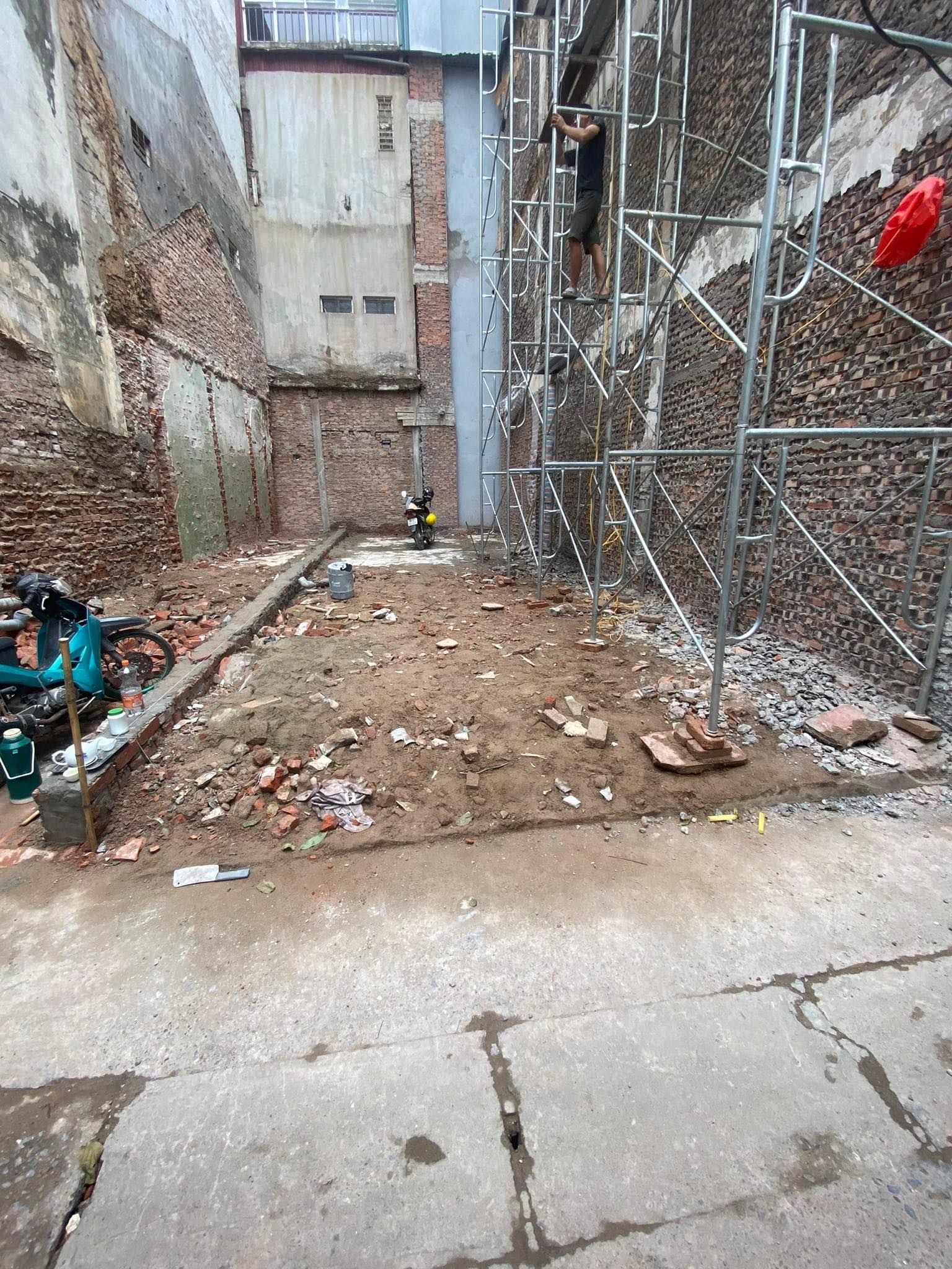 Tôi cần bán mảnh đất thụy khuê tây hồ 50m2 mặt tiền 4,2m,6 tỷ