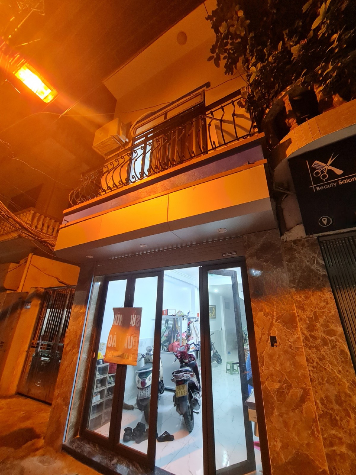 Bán Nhà phố Hoàng Hoa Thám Tặng nội thất DT 40m 5Tg MT 3,6m chỉ 4,8 tỷ.