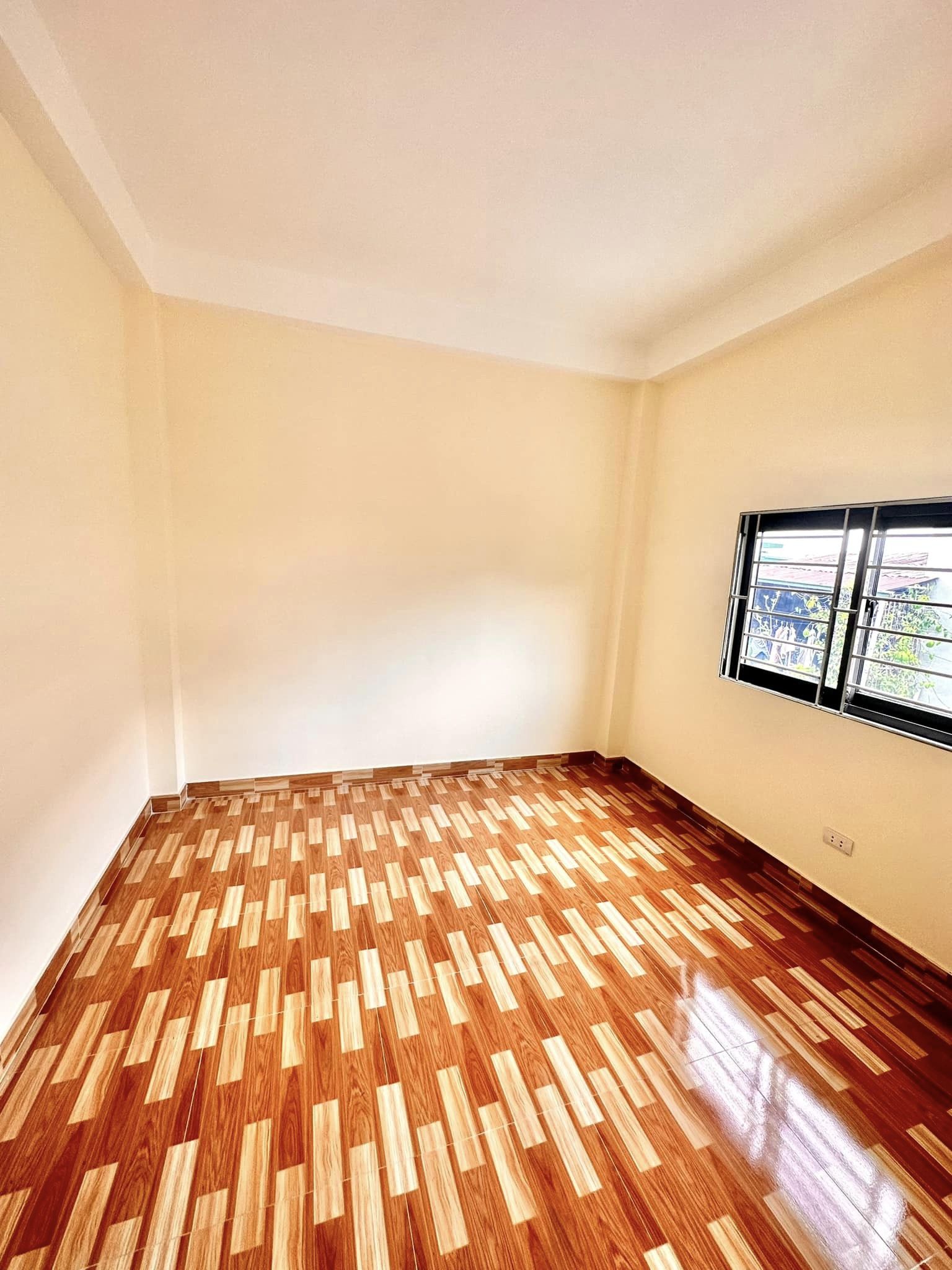 BÁN GẤP NHÀ MỚI XÂY 5T KHU VỰC PHỐ TÂN MAI 35m 4.5TỶ.