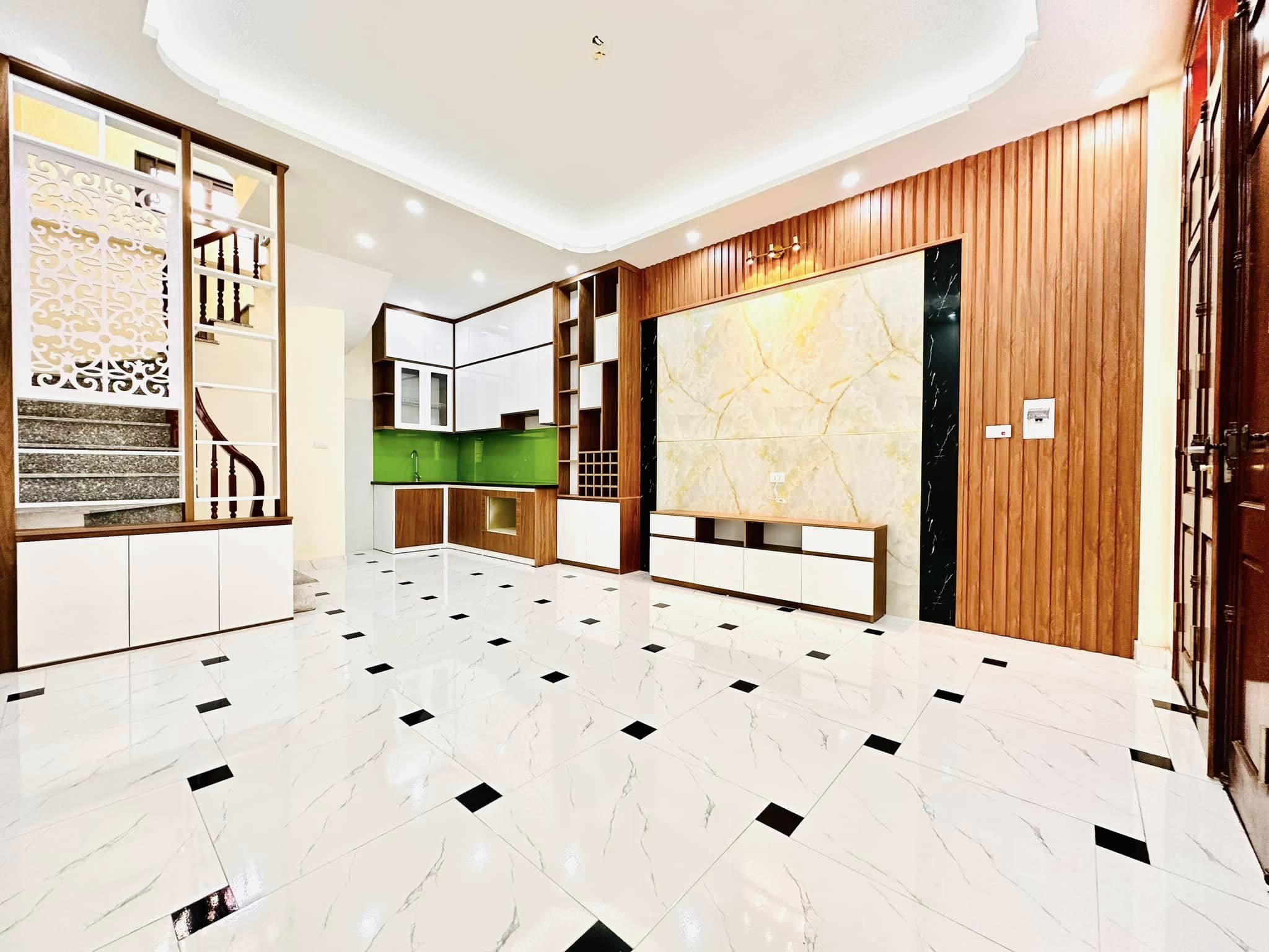 Bán nhà Yên Duyên, Hoàng Mai, ngõ thông 2 đầu, ba gác đỗ cửa, an ninh an sinh tốt, nhỉnh 3 tỷ.