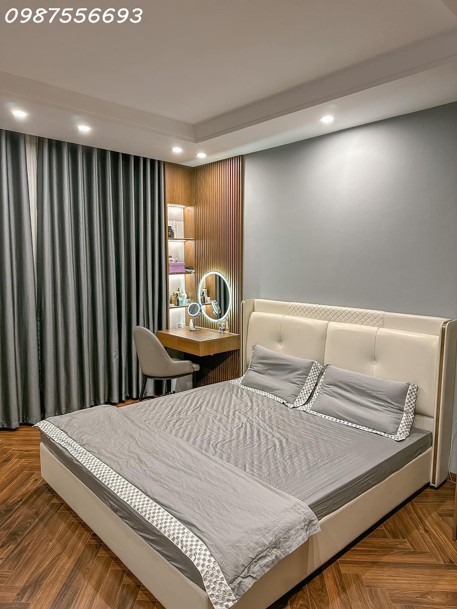 BÁN NHÀ TÂY SƠN, 52m2x 3T, MT4.5m, Ô TÔ ĐỖ CỬA, LÔ GÓC, KINH DOANH, CHỈ NHỈNH 7 TỶ * Thông tin mô tả:- Cần bán nhà.