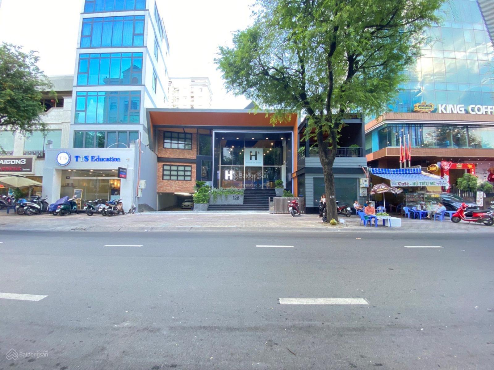 Bán gấp mặt tiền Phan Xích Long,Phú Nhuận, DT 6.4 x 23m, 4 lầu, giá chỉ 25.8 tỷ.