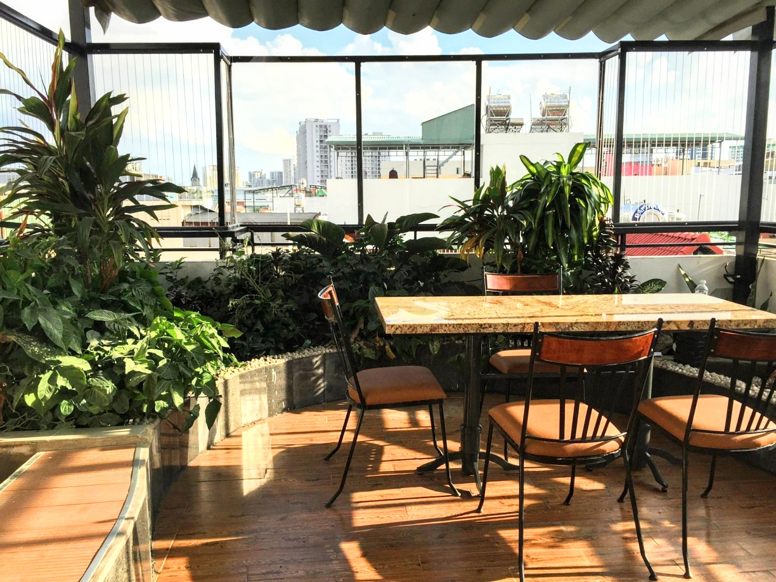 DOANH THU HƠN 1 TỶ- TÒA NHÀ MẶT TIỀN NGAY KHU K300 TÂN BÌNH- 6 TẦNG- THANG MÁY.