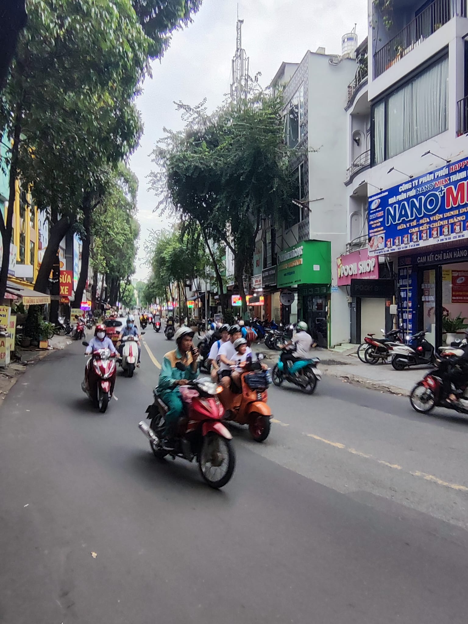 MẶT TIỀN KINH DOANH SẦM UẤT - NGANG GẦN 5M - CHỈ NHỈNH 3 TỶ.