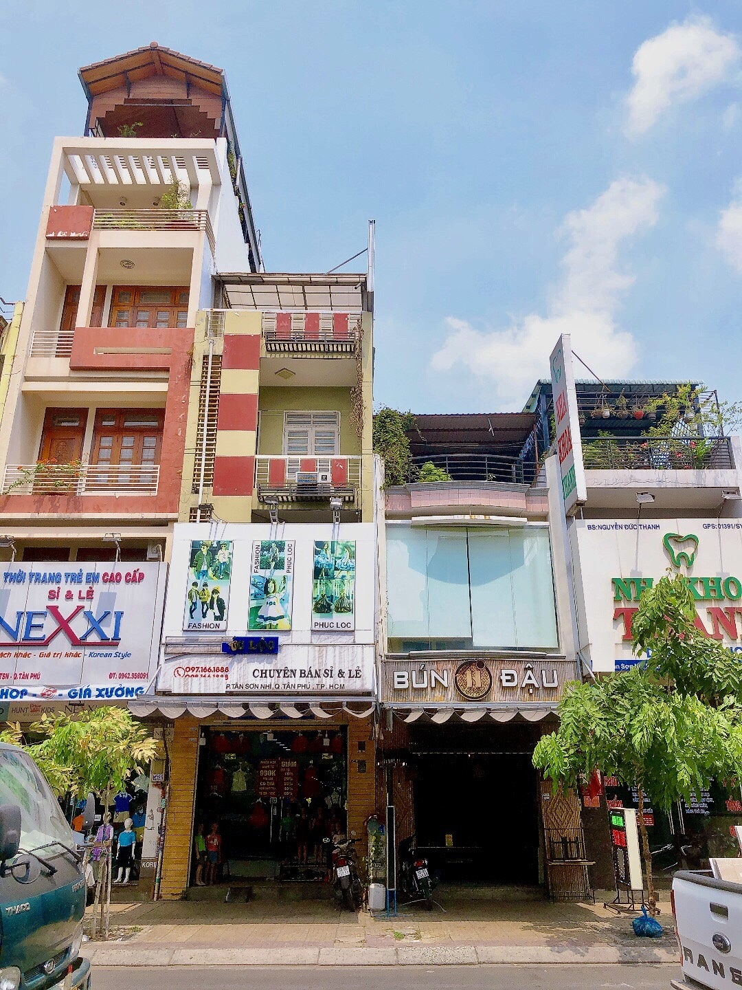 Bán nhà mặt tiền đường Tân Sơn Nhì,DT:4.25x20m nở hậu 6.5m đúc 1 lầu giá 18 tỷ.