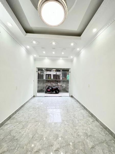 Bán nhà Tam Trinh 44 m2, 4 tỷ 800, gần phố kinh doanh đỉnh.