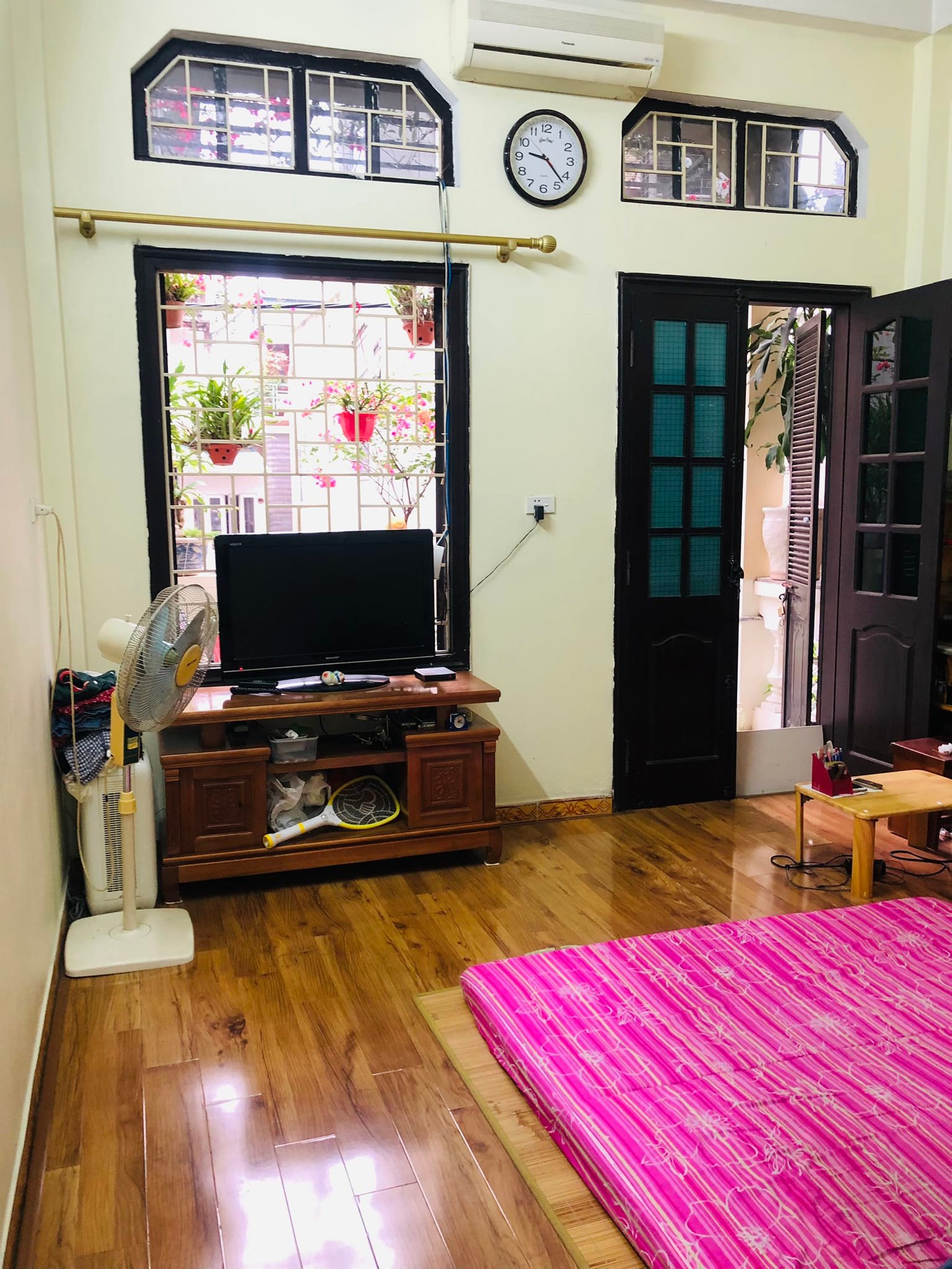 ÔTÔ ĐỖ CỬA-THOÁNG TRƯỚC SAU-TIỆN ÍCH ĐỈNH-67M 5xTỶ-NGỌC LÂM LONG BIÊN.