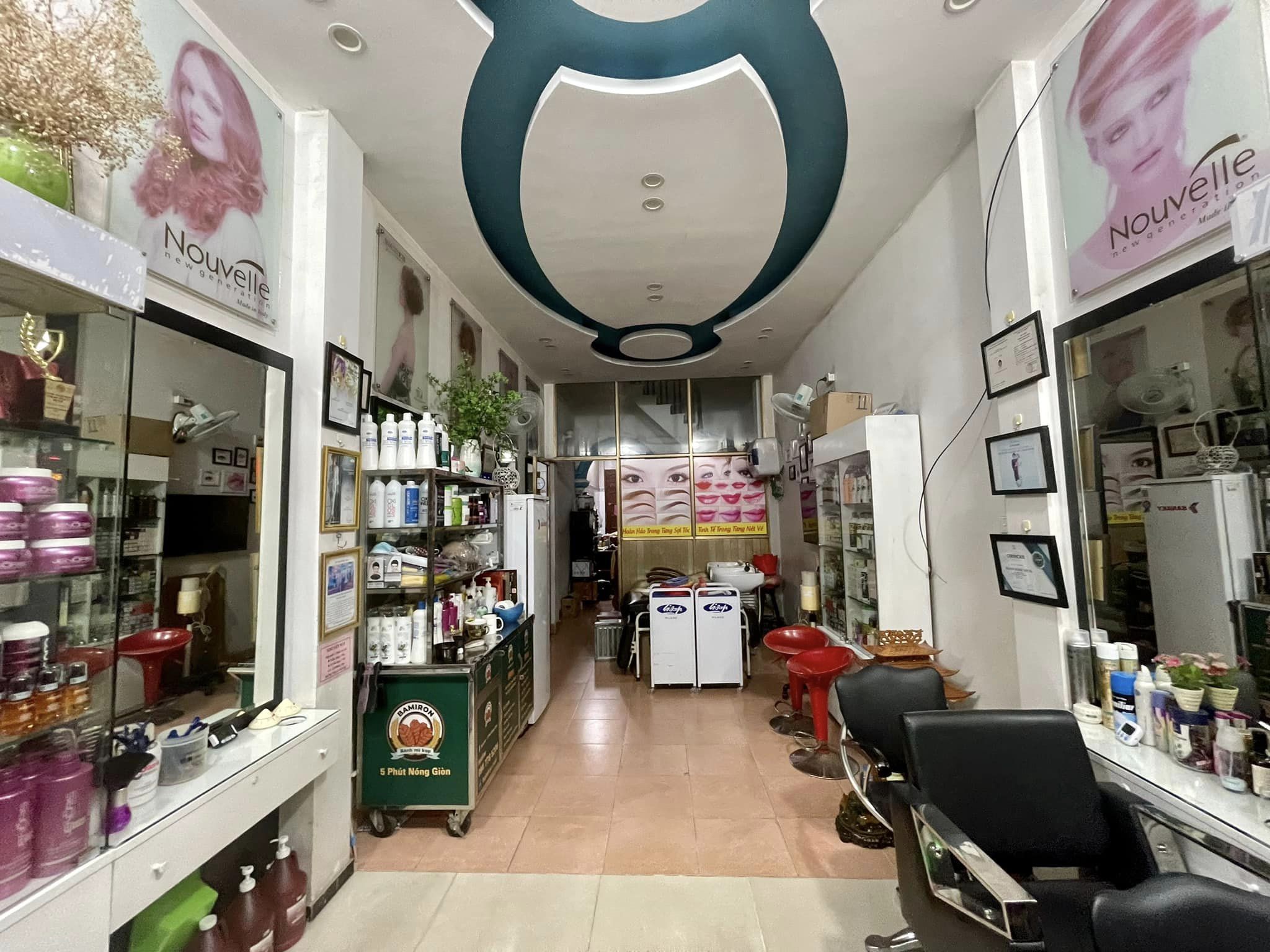 Bán nhà mặt phố Cự Lộc 45m2,4 tầng giá 9 tỷ.