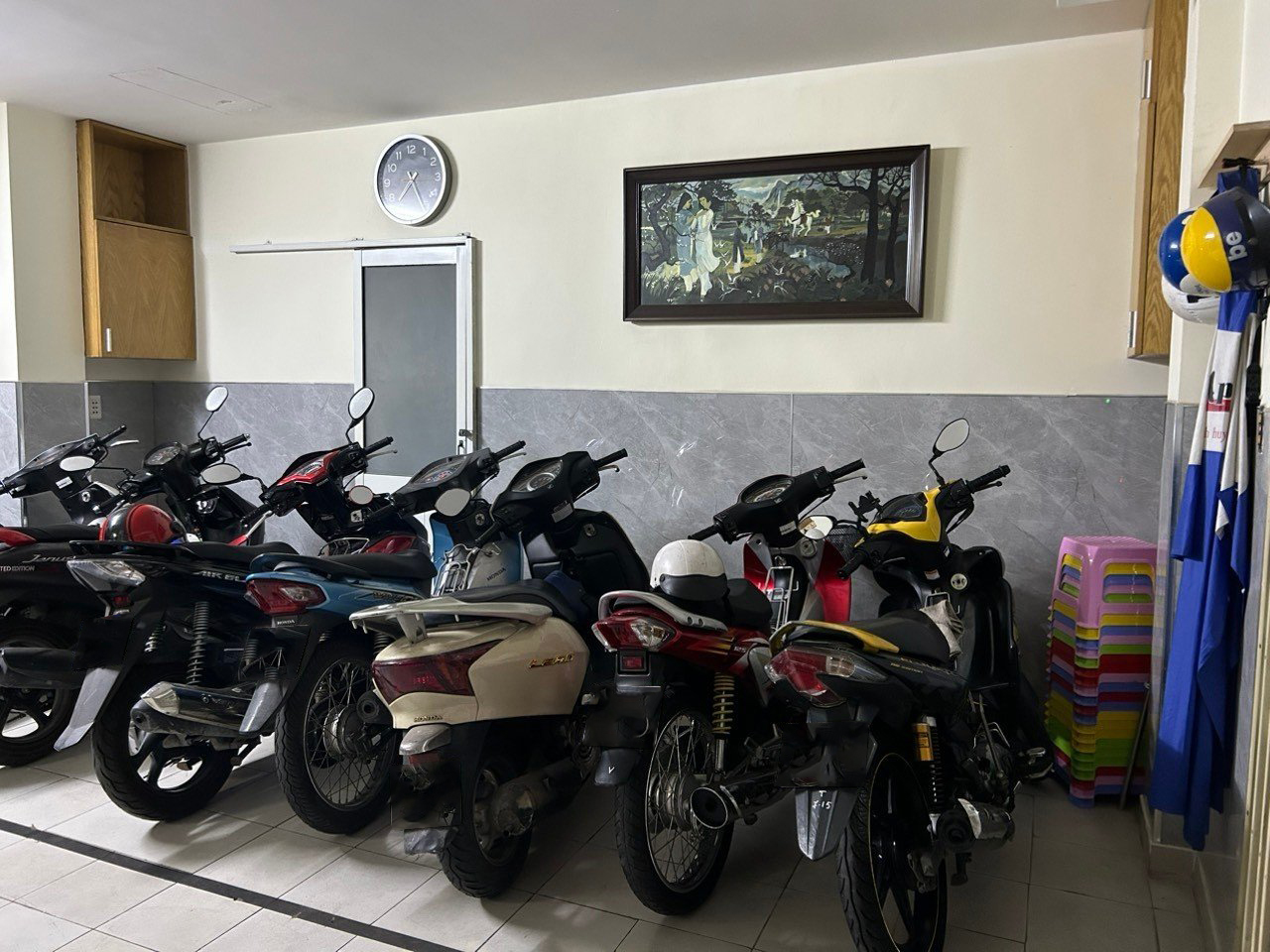 Cực Hót, Tòa nhà MT 6 tầng lô góc khu E Tow Cộng Hòa Q.T Bình, 5.3 x 22.