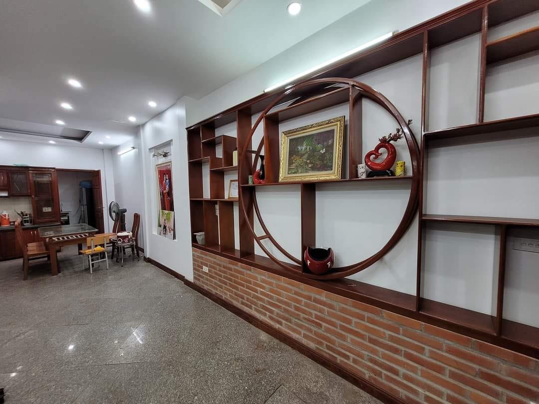 Ban nhà mặt phố Minh Khai 102m2, giá 23 tỷ.