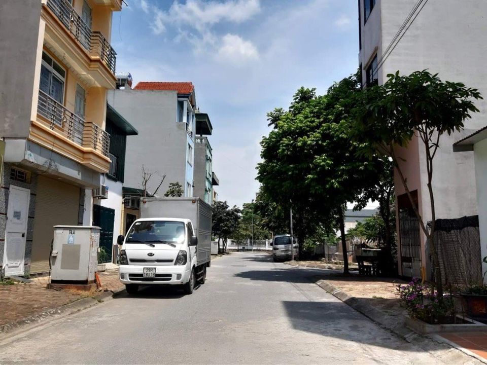 Bán 30m2 đất TĐC Trâu Quỳ có mặt thoáng giá nhỉnh 3 tỷ.