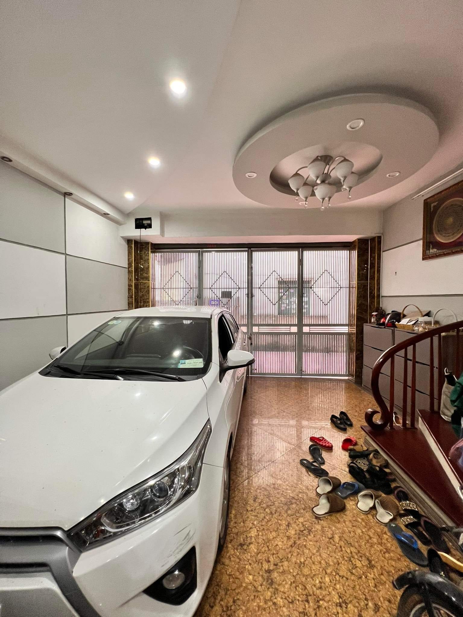 BÁN NHÀ ĐẸP - PHÂN LÔ - Ô TÔ - DƯƠNG QUẢNG HÀM - CẦU GIẤY 66m2 x 5T, MT 5.9m, Giá 10.9 tỷ.