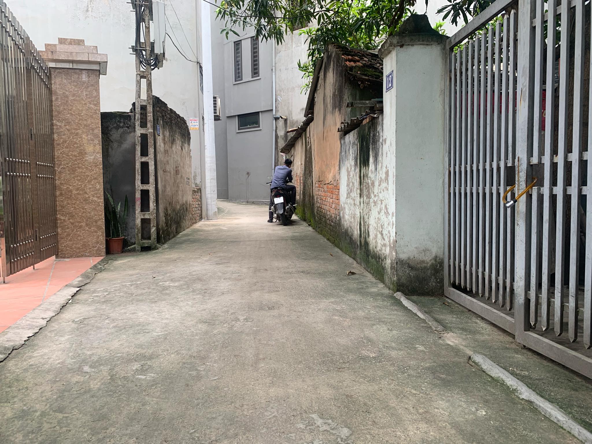 Bán nhanh 34m2 đất Ngô Xuân Quảng oto vào giá 2.x tỷ.