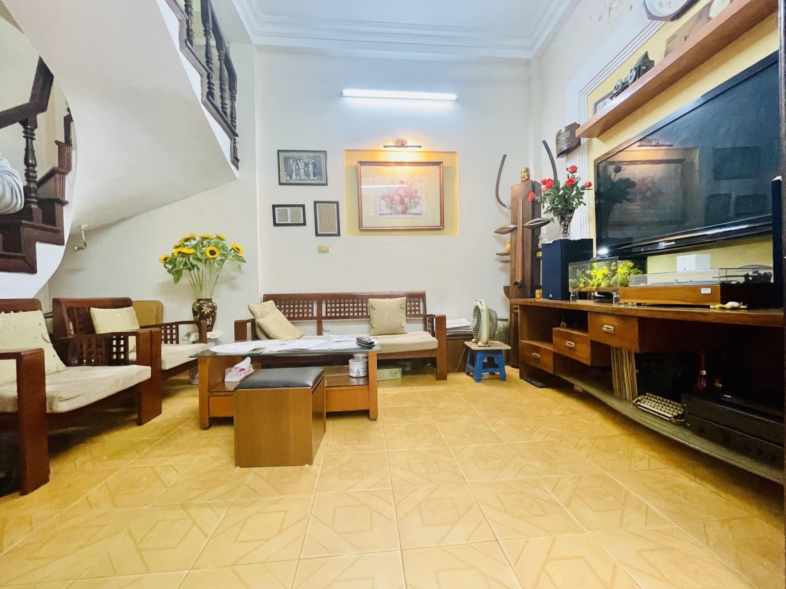 Bán nhà Yên Lạc 44m2, 4T, MT 8m, 5.4tỷ, 1 nhà ra phố, an ninh tốt.