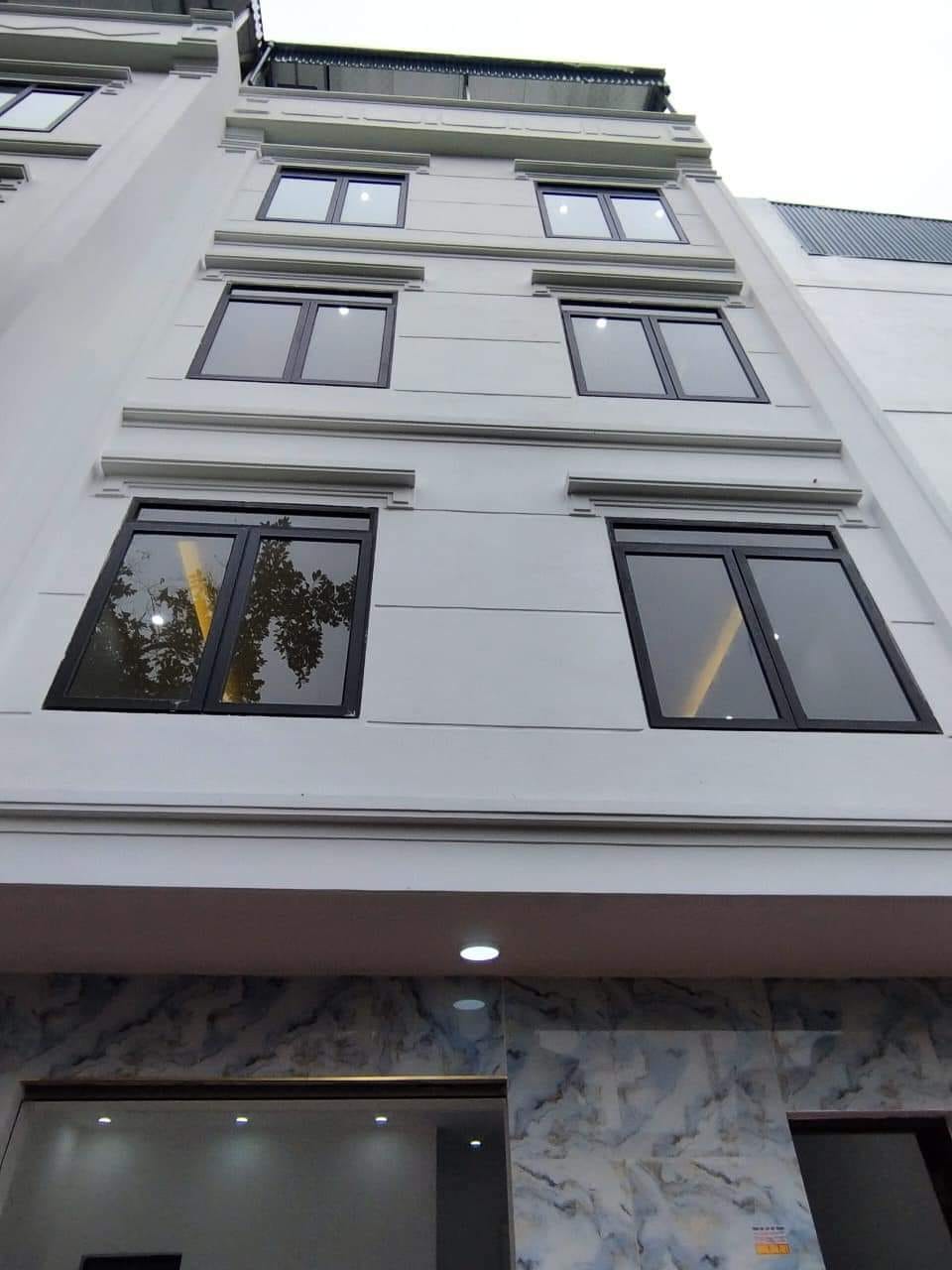 BÁN SIÊU PHẨM CÓ 1.0.2 - 4.5 TỶ NHÀ MỚI TINH - 5 TẦNG THANG MÁY - VIEW THOÁNG YÊN TĨNH.