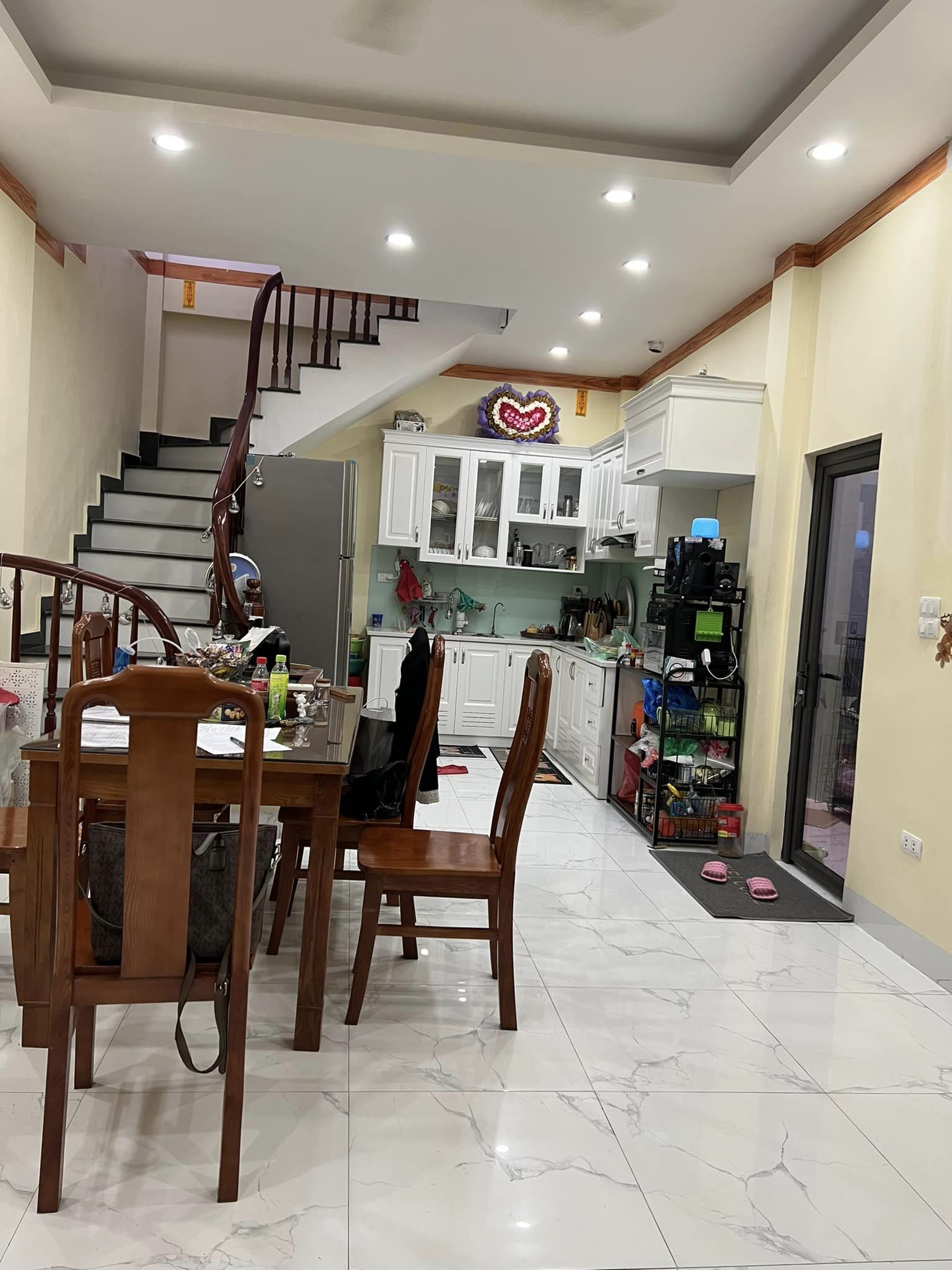 BÁN GẤP BẠCH MAI, HAI BÀ TRƯNG, LÔ GÓC, 2 THOÁNG, Ô TÔ ĐỖ GẦN, 36m NHỈNH 3 TỶ.