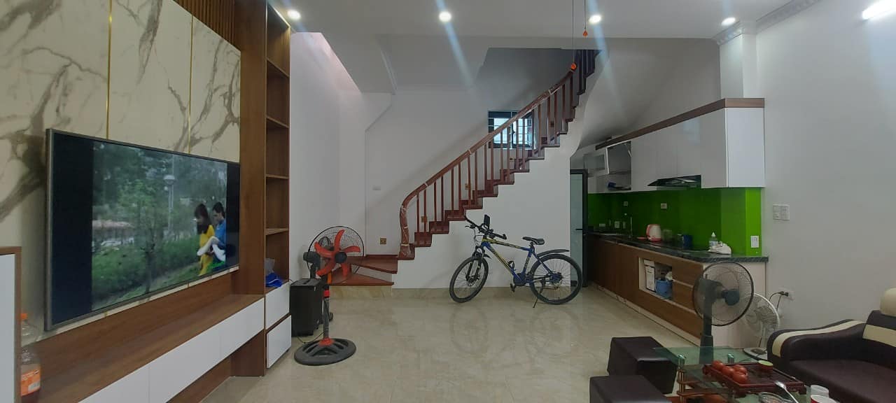 Cực Hiếm, Bán nhà Đình Quán, Cầu Diễn 33m2, 5 tầng đẹp chỉ nhỉnh 3 tỷ.