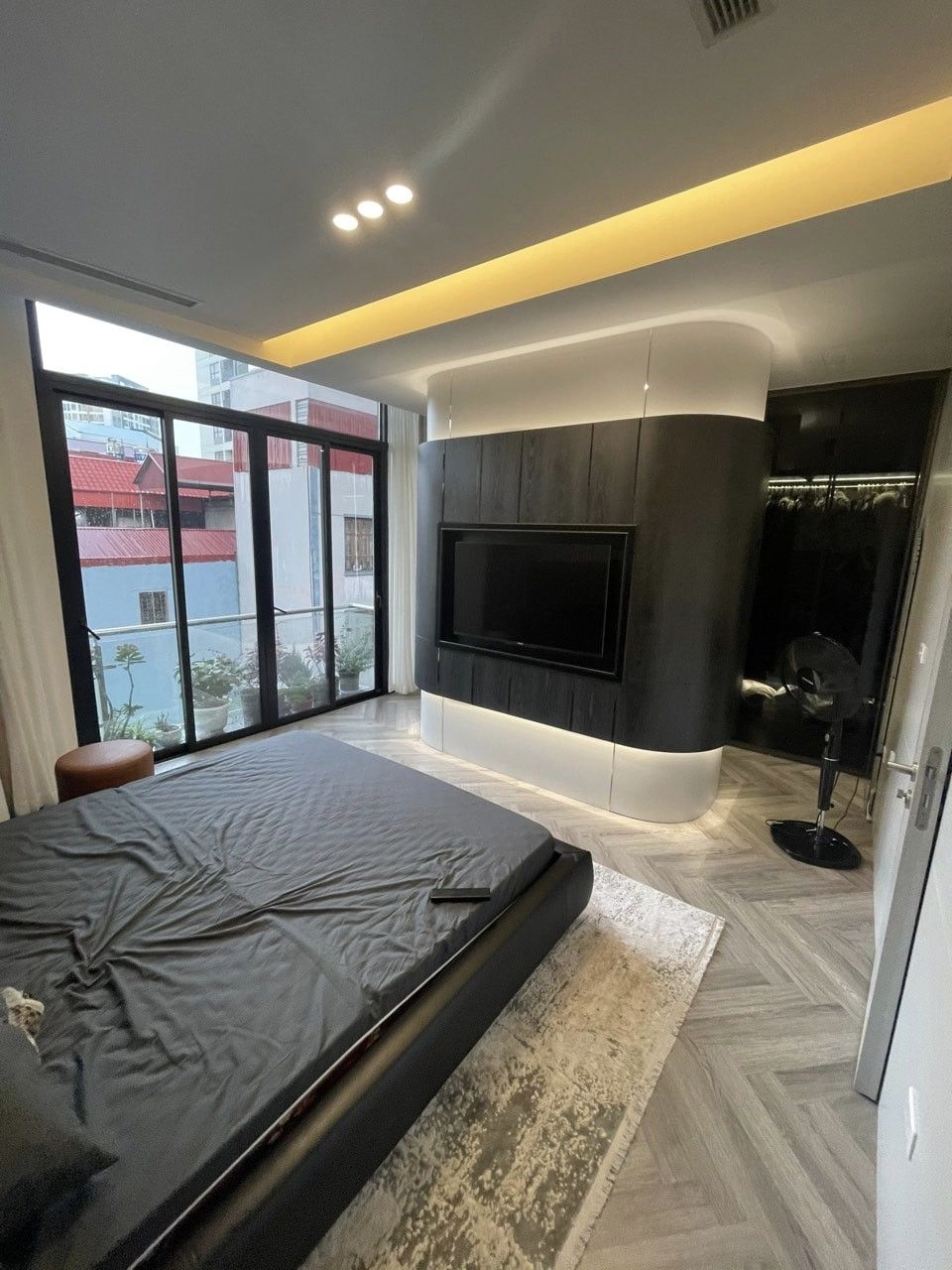 NHÀ MỚI Ở LUÔN - ÂU CƠ - GARA Ô TÔ, THANG MÁY NHẬP, NỘI THẤT CHÂU ÂU.