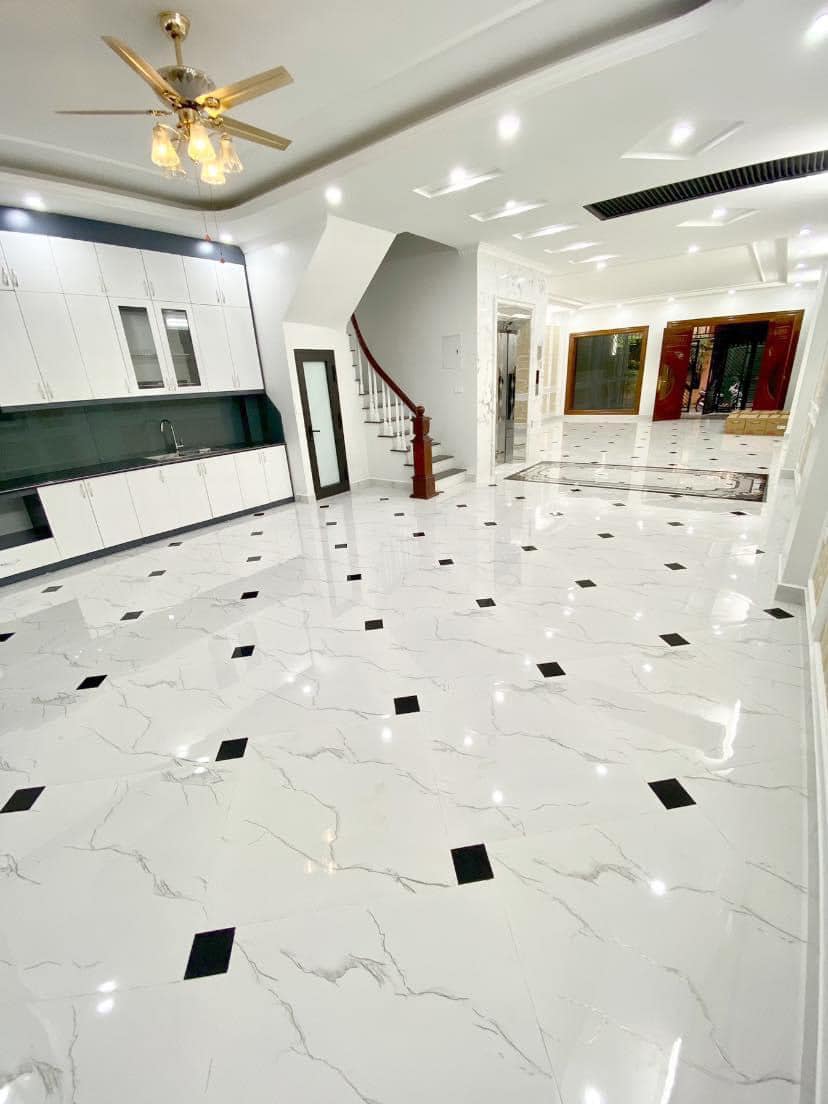 AN DƯƠNG - GARA Ô TÔ, THANG MÁY XỊN, NỘI THẤT CHÂU ÂU 10.1 TỶ.