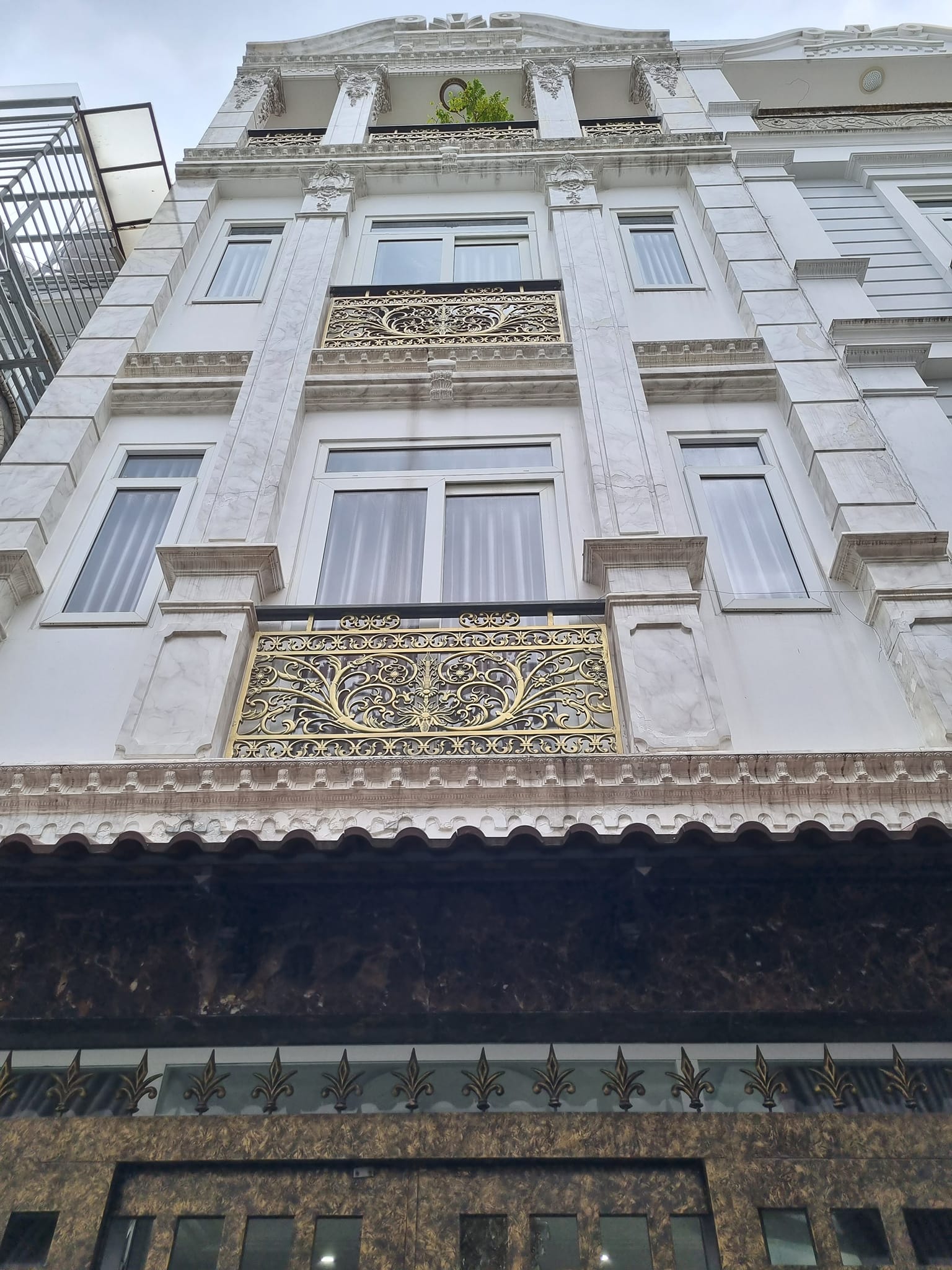 Nhà Lê Văn Sỹ, quận 3, 4,8m x 14,5m, cho thuê 30 triệu/th, giá 12 tỉ.